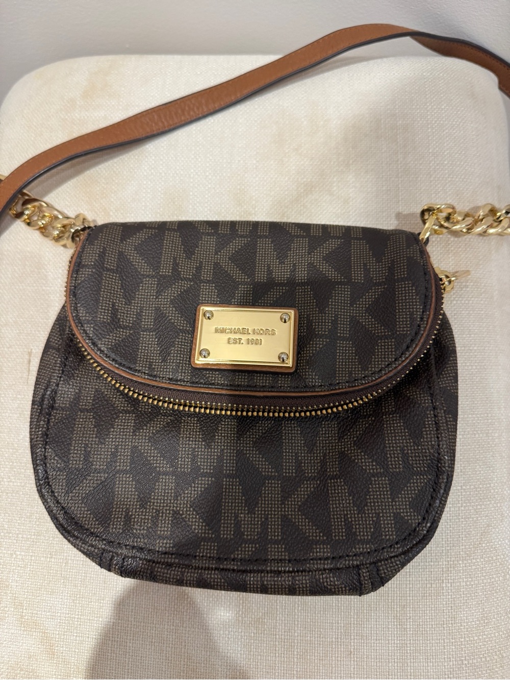 Michael Kors Brown MK Logo Crossbody with Gold Hardware NWOT - Picture 2 of 7